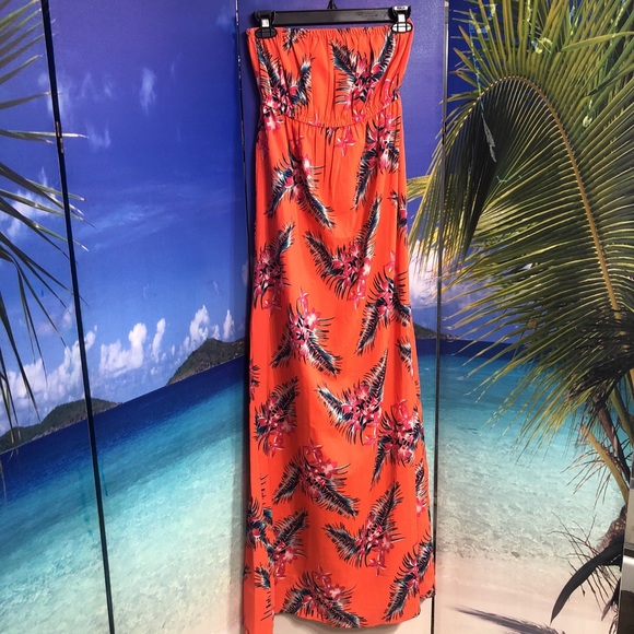 Hawaiian Strapless Maxi Dress - Picture 6 of 6